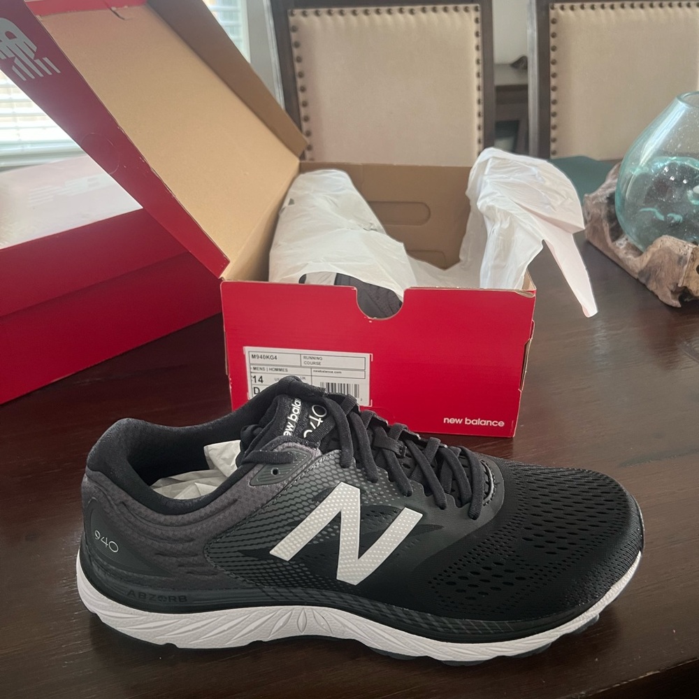 NIB Men’s New Balance Size 14